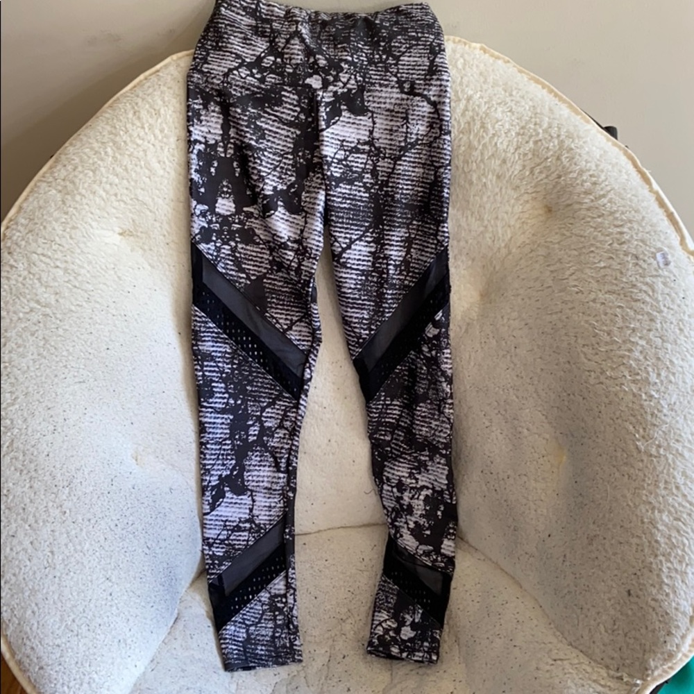 Onzie Yoga leggings